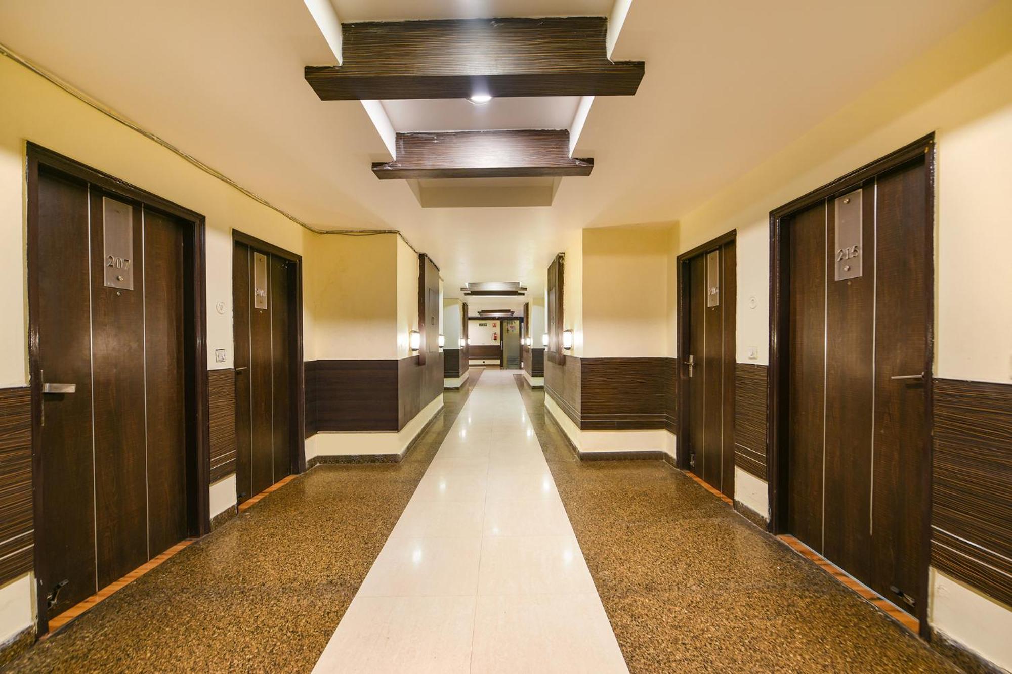 Fabhotel West View Gáziábád Kültér fotó