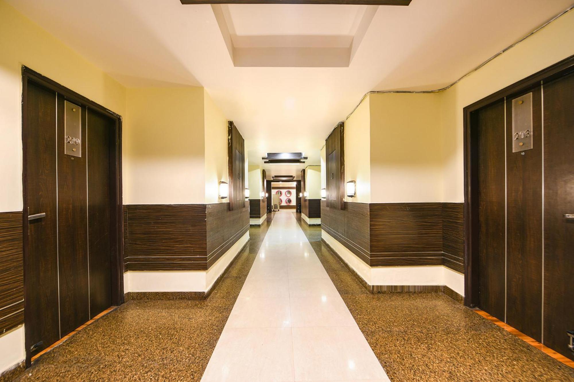 Fabhotel West View Gáziábád Kültér fotó